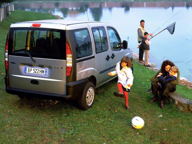 Фото автомобиля FIAT Doblo Panorama