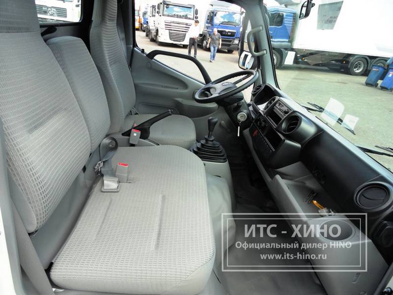 Фото автомобиля HINO 300 Серия шасси